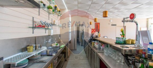 135m² Commercial property in Matosinhos, Portugal No. 36901 8