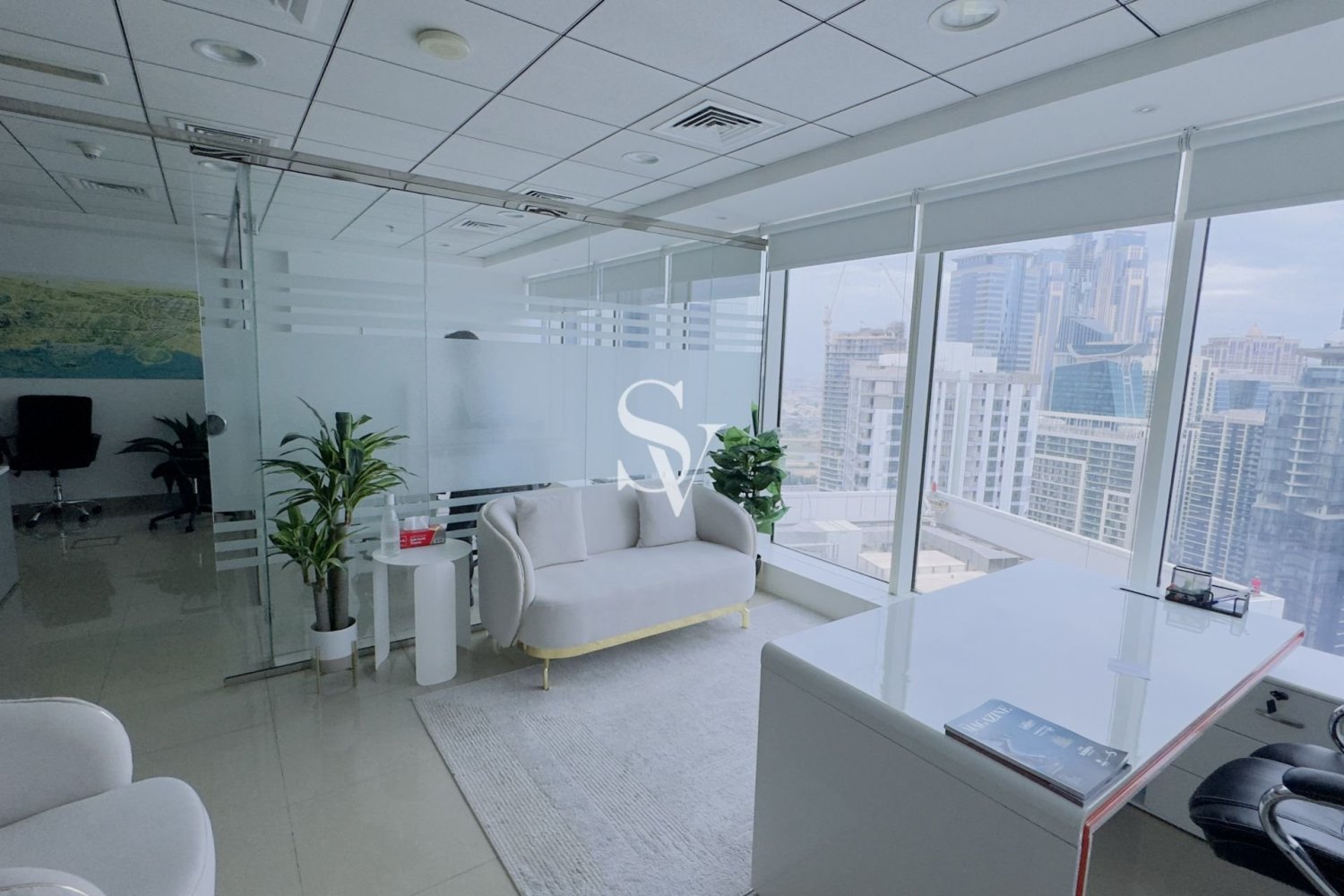 61m² Office for rent in Business Bay, Dubai, UAE № 195529