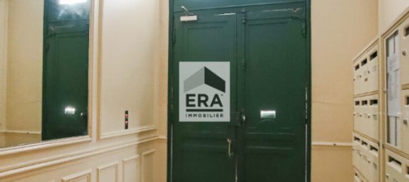 Studio in Paris, France No. 173909 10