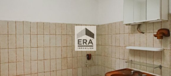 Studio in Paris, France No. 173909 9