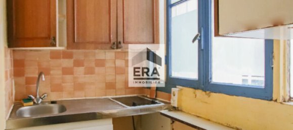 Studio in Paris, France No. 173909 6