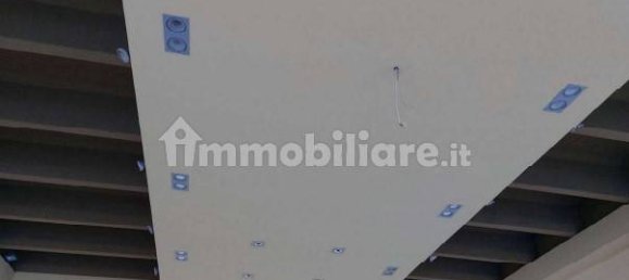 Склад с 5 комнатами в Трекате, Италия № 104430 19