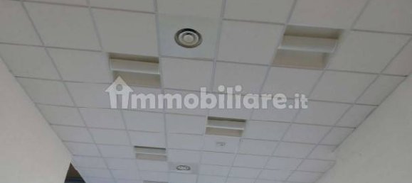 Склад с 5 комнатами в Трекате, Италия № 104430 20