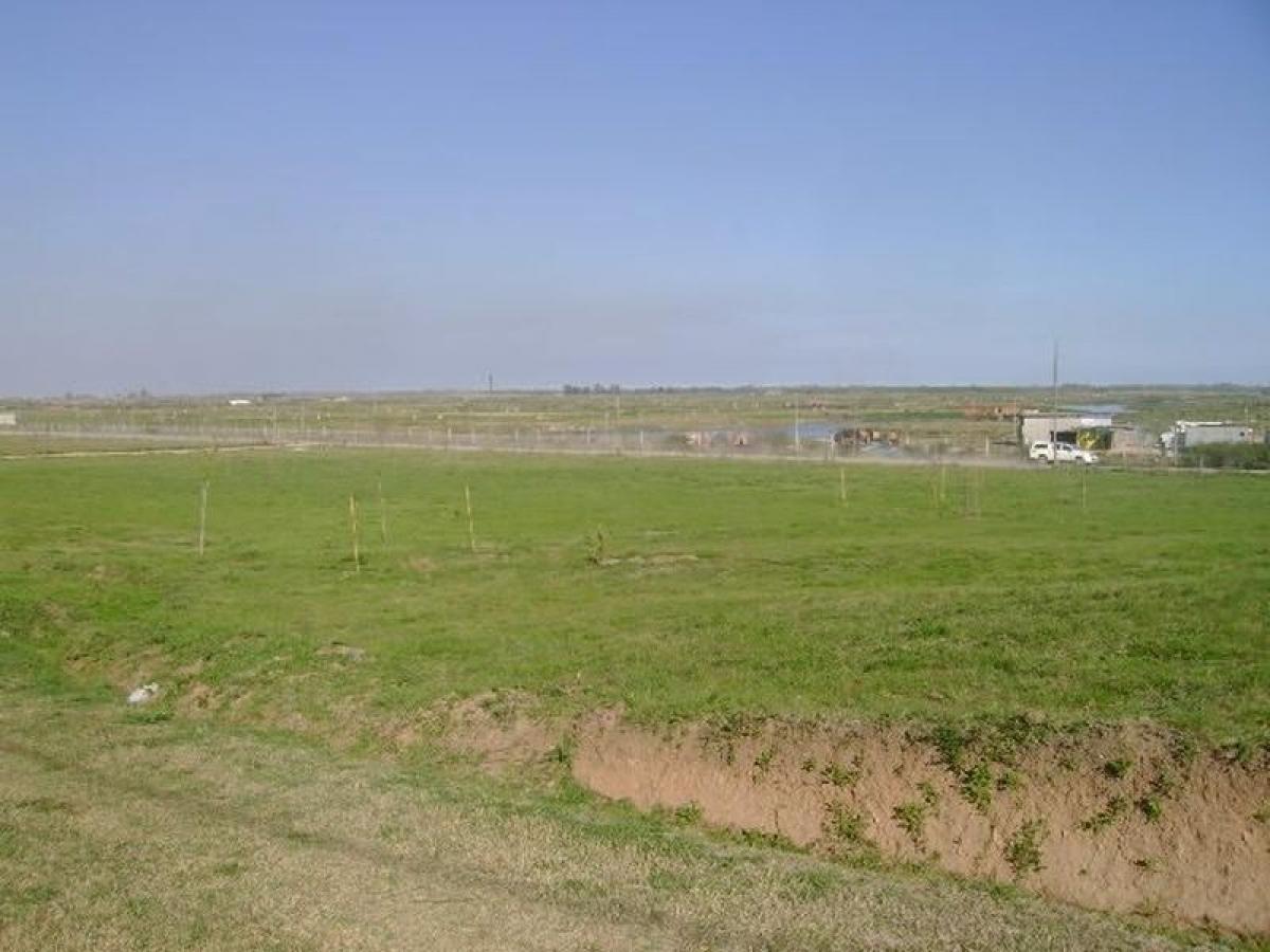  Land in Escobar, Argentina No. 38081