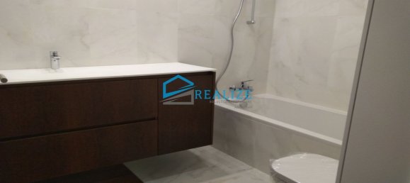 4 bedrooms Apartment in Porto, Portugal No. 78894 3