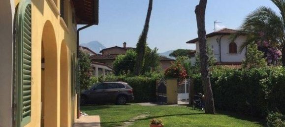 6 bedrooms Villa in Forte dei Marmi, Italy No. 95904 8