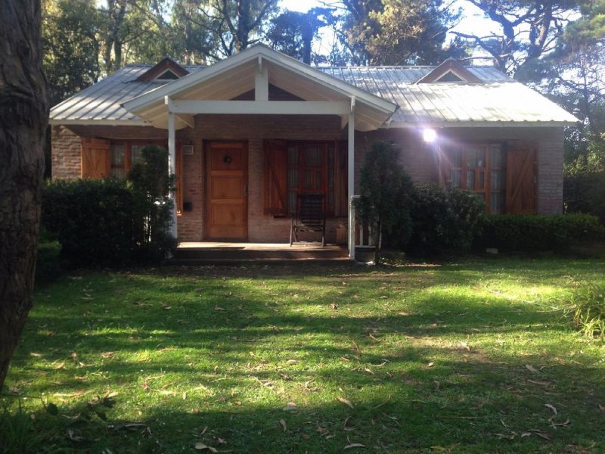 3 bedrooms House in Mar del Plata, Argentina No. 101409