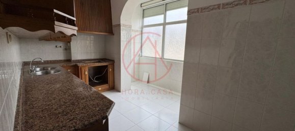 2 bedrooms Apartment in Barreiro, Portugal No. 15165 2