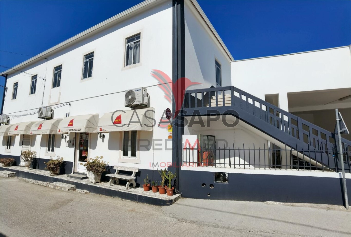 378m² Commercial property in Quarteira, Portugal No. 204213