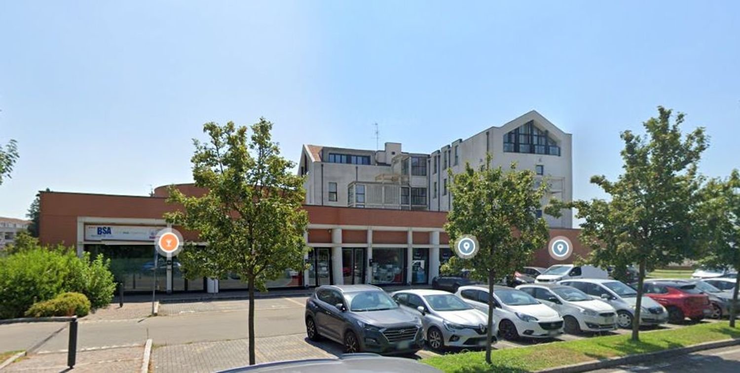 Bureau à Vigevano, Italy 69m² No. 136284