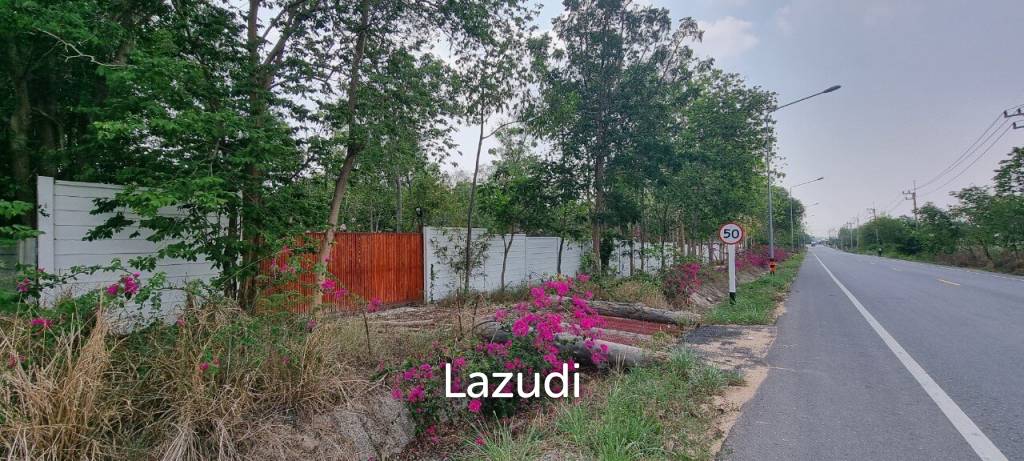 33633m² Commercial property in Bang Lamung, Thailand No. 15369