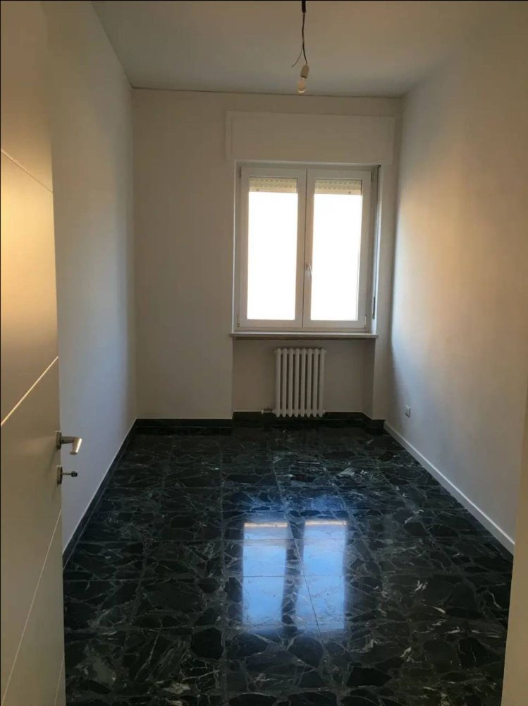 5 bedrooms Apartment in Verona, Italy No. 324276