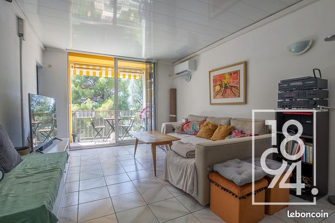 Квартира с 3 спальнями в Марсель, Франция № 313640