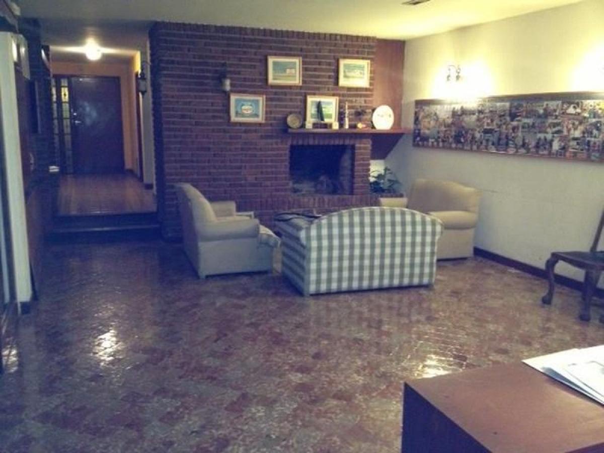 4 bedrooms House in Merlo, Argentina No. 98907