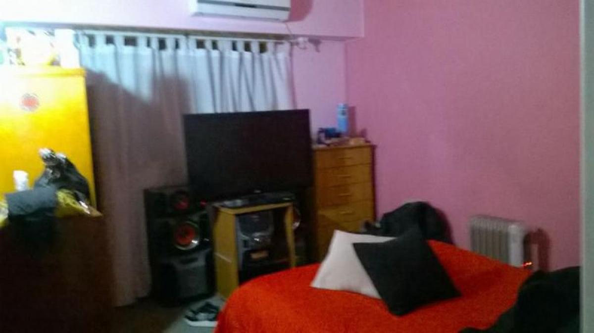 4 bedrooms House in Buenos Aires, Argentina No. 103228