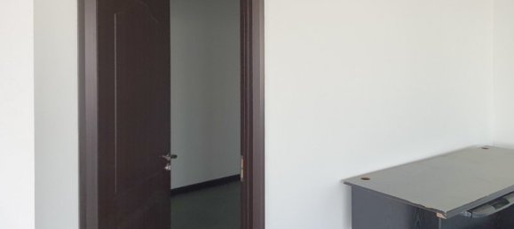  Office in Jumeirah Lake Towers, UAE No. 4145 3