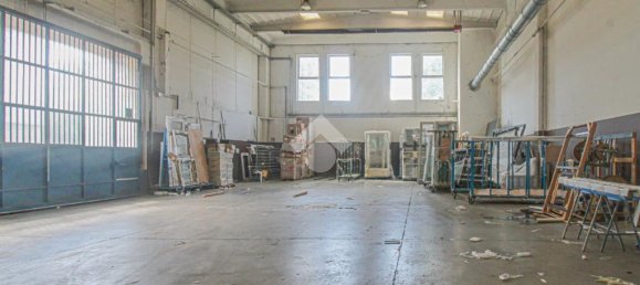 1-Zimmer Lagerhaus in Chiari, Italy, Nr. 322208 22