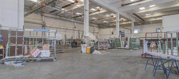 1-Zimmer Lagerhaus in Chiari, Italy, Nr. 322208 2