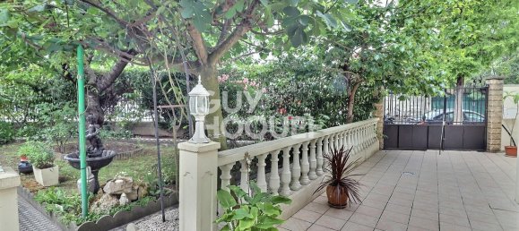 4 chambres Maison à Aubervilliers, France No. 185382 3