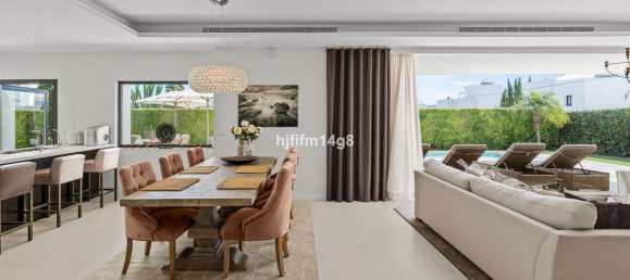 5 bedrooms Villa in Marbella, Spain No. 151566 6