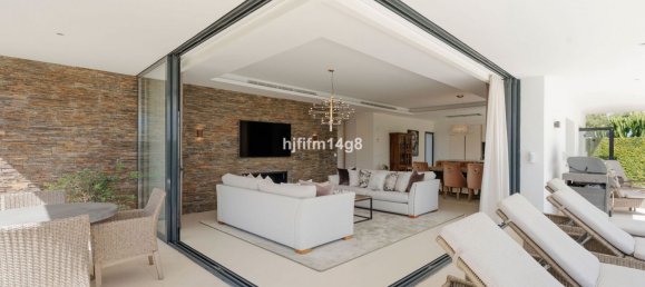 5 bedrooms Villa in Marbella, Spain No. 151566 9