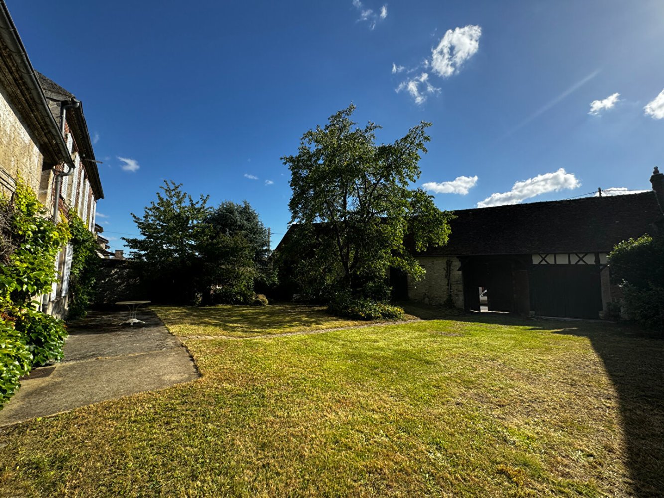 5 bedrooms House in Noailles, France No. 80074