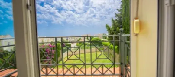 3 bedrooms House in La Alcaidesa, Spain No. 145645 17