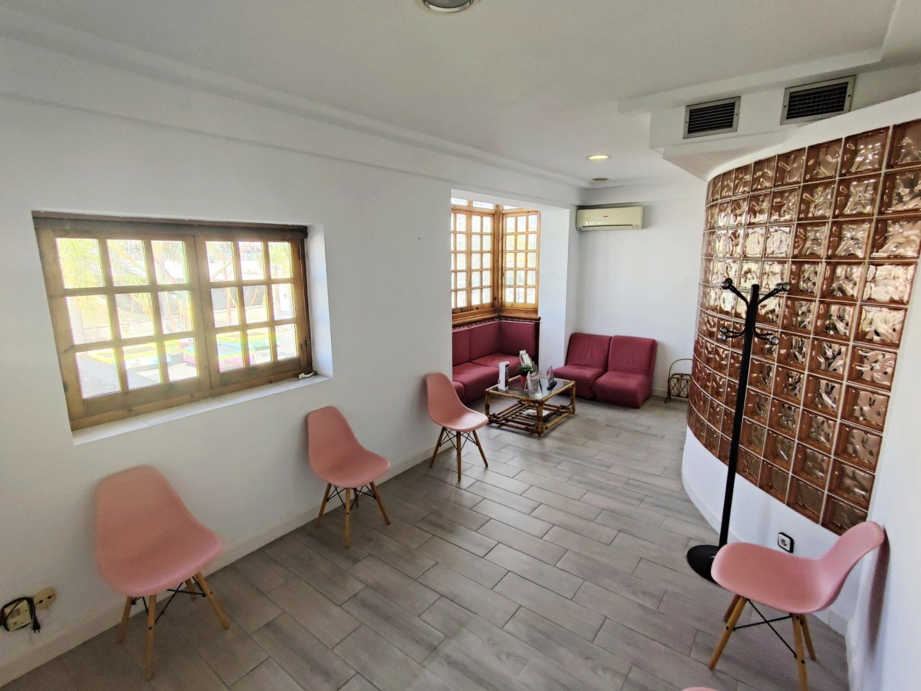 6 bedrooms Commercial property in Cadiz, Spain No. 189769