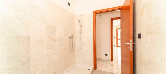 2-Zimmer Penthouse in Turin, Italy, Nr. 12608 6