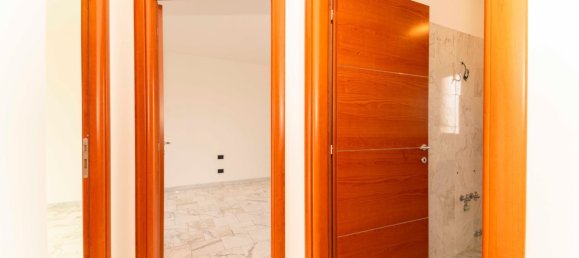 2-Zimmer Penthouse in Turin, Italy, Nr. 12608 3