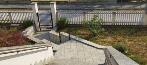 3 bedrooms Villa in Bra, Italy No. 300627 6