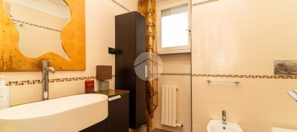 3 bedrooms Apartment in Rivoli, Italy No. 49854 8