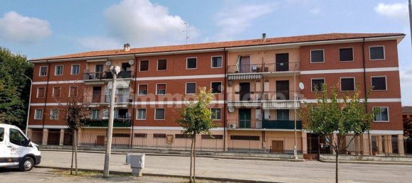 3 bedrooms Apartment in Crescentino, Italy No. 333389 2
