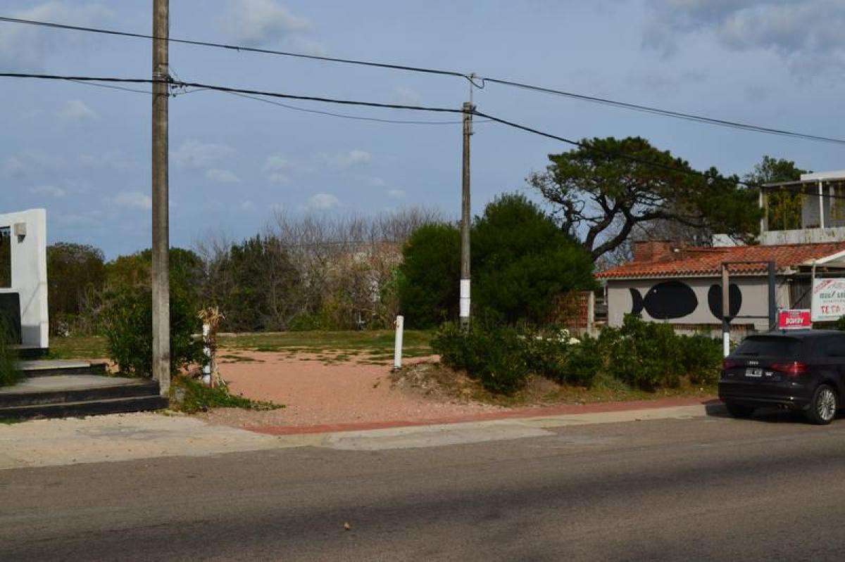  Land in Maldonado, Uruguay No. 15801