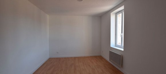 Casa de 4 dormitorios en Saint-Prix, France No. 203766 12