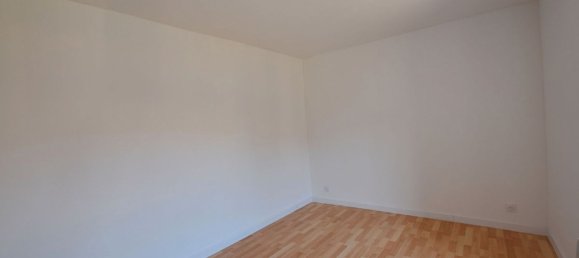 Casa de 4 dormitorios en Saint-Prix, France No. 203766 10