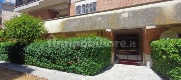 3 Schlafzimmer Wohnung in Rome, Italy, Nr. 272649 3