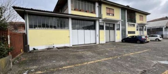 Propiedad comercial en Urgnano, Italy 236 m² No. 379219 2
