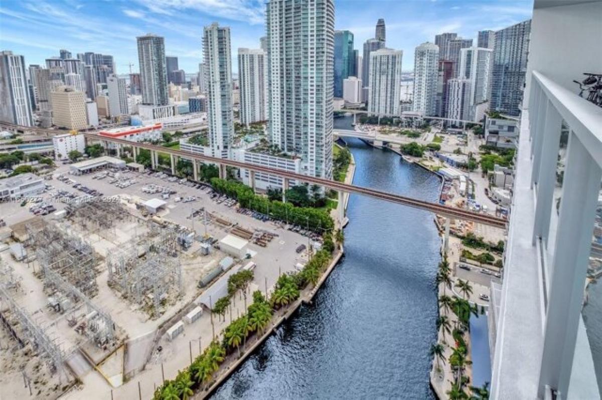 Дом с 2 спальнями в Майами, США № 277312