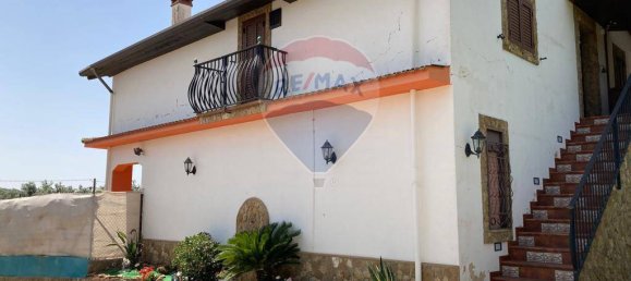 3 bedrooms House in Piazza Armerina, Italy No. 279749 4