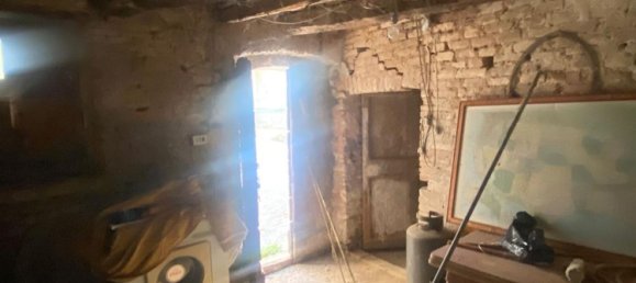 3 rooms House in Fossato di Vico, Italy No. 296998 14