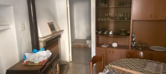 3 rooms House in Fossato di Vico, Italy No. 296998 4