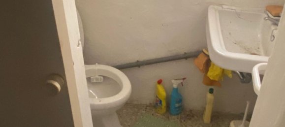 3 rooms House in Fossato di Vico, Italy No. 296998 9