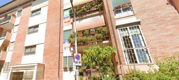 5 rooms Apartment in Rome, Italy No. 16276 3