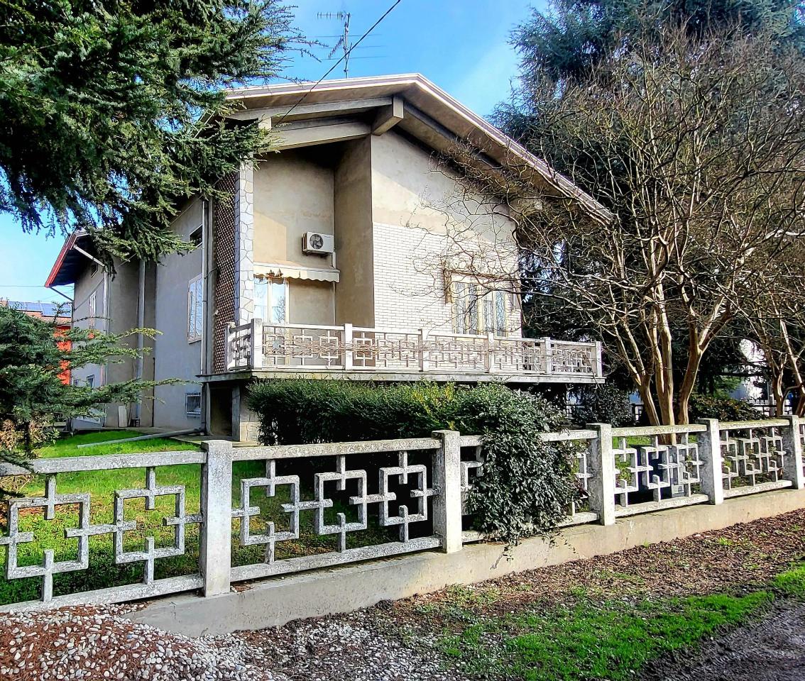 8-salle Villa à Roccabianca, Italy No. 147773