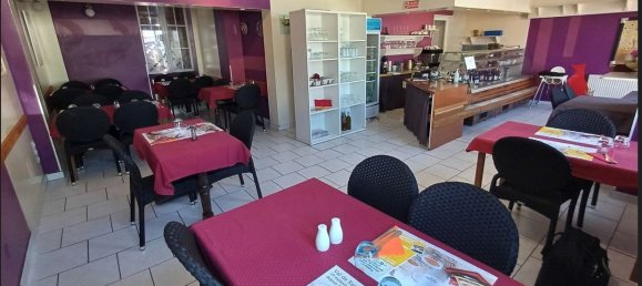 112m² Commercial property in Langres, France No. 250705 2