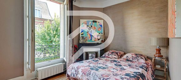 Casa de 3 dormitorios en Colombes, France No. 189190 11