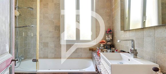 Casa de 3 dormitorios en Colombes, France No. 189190 13