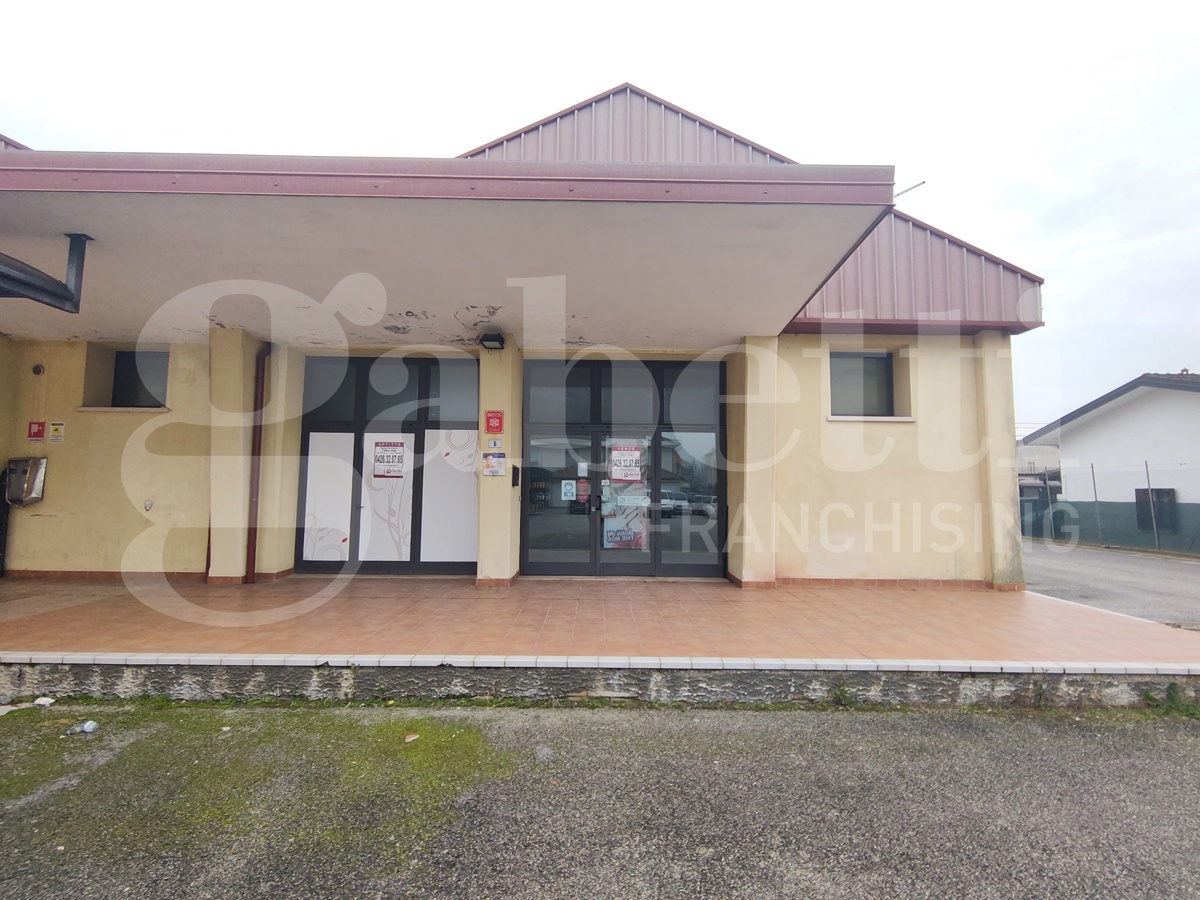 1 room Commercial property in Porto Tolle, Italy No. 81097