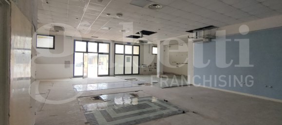 1 room Commercial property in Porto Tolle, Italy No. 81097 21